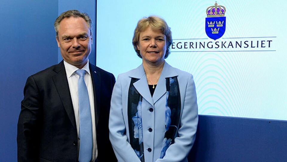 Dåvarande utbildningsminister Jan Björklund, presenterade den 28 maj 2014 professor Harriet Wallberg som av regeringen hade utsetts till universitetskansler och chef för Universitetskanslerämbetet. Harriet Wallberg är professor i fysiologi och var mellan åren 2004 till 2013 rektor för Karolinska institutet, KI. Hon har tidigare varit huvudsekreterare för ämnesområdet för medicin vid Vetenskapsrådet och var från 2002, fram till förra veckan, ledamot av Nobelförsamlingen vid Karolinska institutet. Foto: Bertil Ericson / TT-Bild Dåvarande utbildningsminister Jan Björklund, presenterade den 28 maj 2014 professor Harriet Wallberg som av regeringen hade utsetts till universitetskansler och chef för Universitetskanslerämbetet. Harriet Wallberg är professor i fysiologi och var mellan åren 2004 till 2013 rektor för Karolinska institutet, KI. Hon har tidigare varit huvudsekreterare för ämnesområdet för medicin vid Vetenskapsrådet och var från 2002, fram till förra veckan, ledamot av Nobelförsamlingen vid Karolinska institutet. Foto: Bertil Ericson / TT-Bild