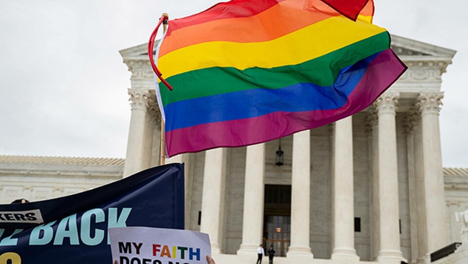 Hbtq-personer i USA jublar sedan Högsta domstolen slagit fast att de omfattas av en lag mot könsdisriminering på arbetsplatsen. Foto: Manuel Balce Ceneta/AP/TT