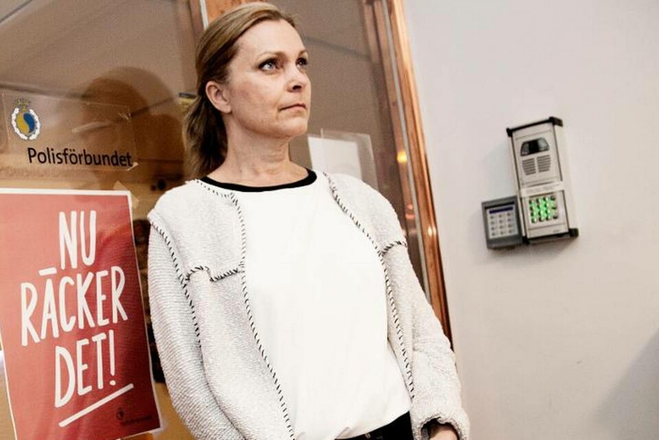 ”Min erfarenhet tillsammans med min juristutbildning gör att jag är väl insatt i frågorna i ärendena som nämnden avgör”, säger Lena Nitz, Polisförbundets ordförande och en av ledamöterna i Polismyndighetens personalansvarsnämnd. ”Min erfarenhet tillsammans med min juristutbildning gör att jag är väl insatt i frågorna i ärendena som nämnden avgör”, säger Lena Nitz, Polisförbundets ordförande och en av ledamöterna i Polismyndighetens personalansvarsnämnd.