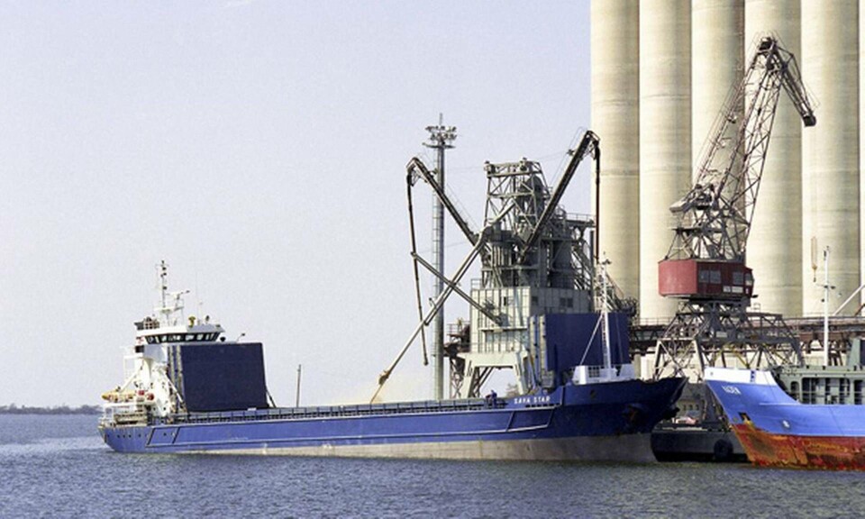 Det norska fartyget Sava Star möttes av stridsåtgärder när det seglade in i Holmsunds hamn under Panamaflagg 2001. Foto: Per-Henrik Sjöström/Sjöfartstidningen