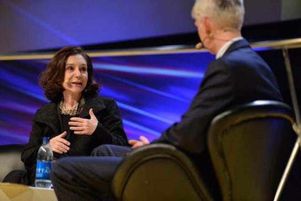 Enligt MIT-forskaren Sherry Turkle har mobiltelefonen fått en social särställning jämfört med andra sätt att förströ sig eller kommunicera. Foto: Ola Jacobsen