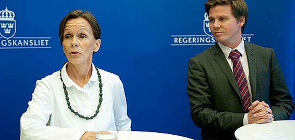 Integrationsminister Erik Ullenhag presenterar den nya diskrimineringsombudsmannen (DO) Agneta Broberg. Foto: Maja Suslin / Scanpix