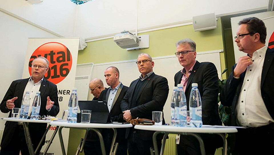 Dåvarande ordförande för de fem fackförbunden inom 6F som inför 2016 presenterade eget lönekrav. Från vänster: Janne Rudén, Seko, Christer Persson, ekonom, Jonas Wallin, Elektrikerna, Johan Lindholm, Byggnads, Mikael Johansson, Målarna och Magnus Pettersson, Fastighets. Arkivbild. Foto: Vilhelm Stokstad / TT-Bild