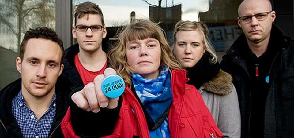 Sjuksköterskestudenter som startat ett uppror i Stockholms landsting. De har samlat hundratals namn, sjuksköterskestudenter som kommer att vägra ta ett jobb där ingångslönen är under 24 000. Foto: Cecilia Larsson