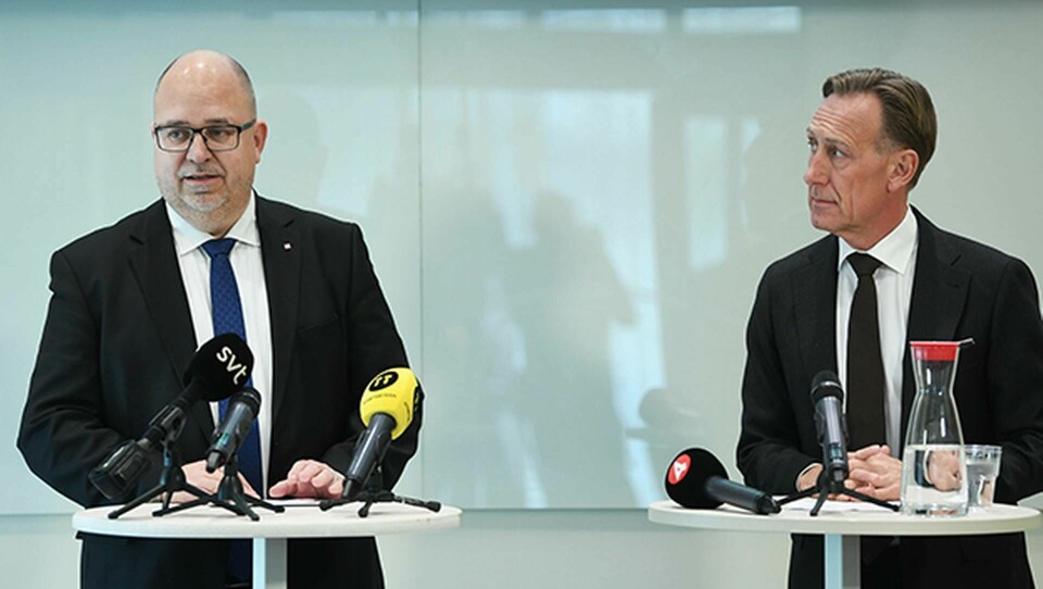 LO:s ordförande Karl-Petter Thorwaldsson (till vänster) och Svenskt Näringslivs vd Jan-Olof Jacke. Foto: Fredrik Sandberg/TT