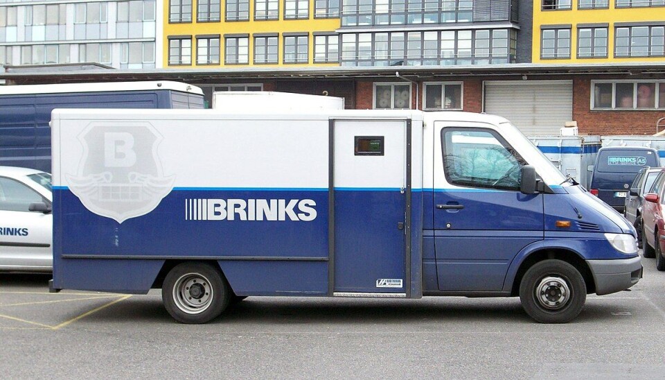 Sedan SC Brink’s Cash Solutions i Rumänien varslat 128 arbetstagare om uppsägning på grund av arbetsbrist under pandemin utan att först förhandla, väckte en av arbetstagarna talan mot beslutet om uppsägning.