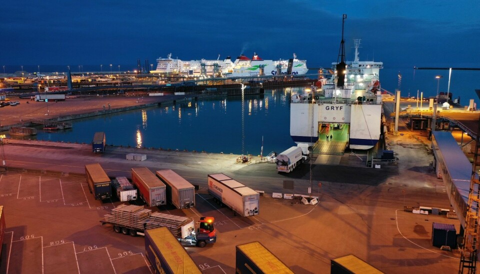 Trelleborgs hamn är en av fyra svenska hamnar som nu dragits in i Teslakonflikten.