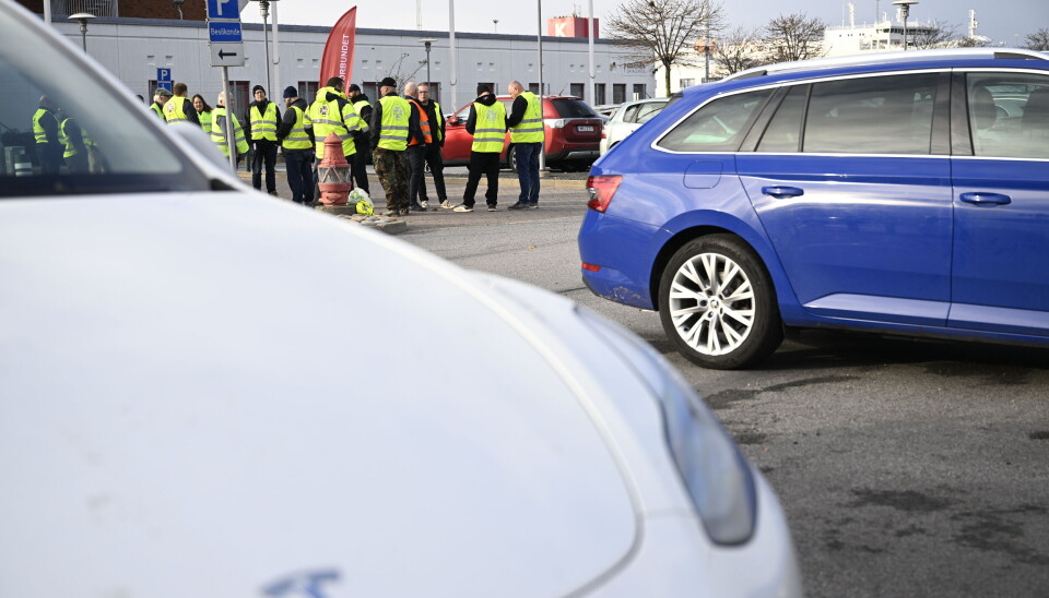 Transports sympatiblockad i Malmö hamn av lastning och lossning av Teslabilar blev verklighet första veckan i november. Transports sympatiblockad i Malmö hamn av lastning och lossning av Teslabilar blev verklighet första veckan i november.